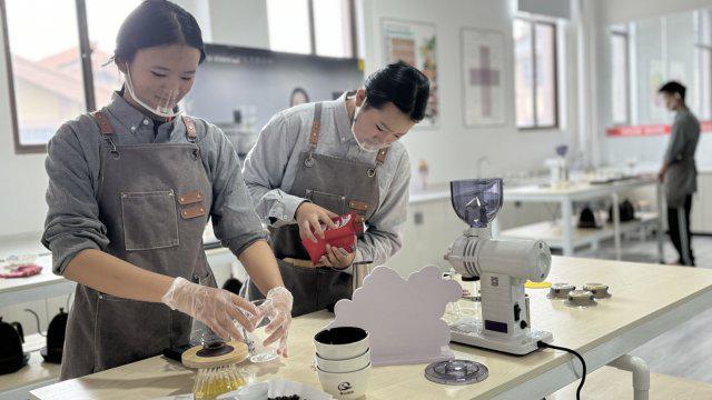：春花茶咖活动奏响春日乐章AG真人平台app云南保山(图2)